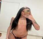 anuncio trans Alice Moura Ei, amor, me chamo Alice Moura, sou um? trans morena bronzeada, com um bumbum natural e peitinhos de ninfeta, bem gostosa e cheia de carinho. Meu estilo namoradinha é perfeito para quem gosta de atenção e prazer na medida certa.Gosto de um oral bem molhadinho, de sentar gostoso e rebolar devagarinho até sentir cada gemido seu. Se você é iniciante, te guio com toda paciência, e se já tem experiência, podemos nos descobrir juntos.Vamos aproveitar cada segundo, beijando na boca e gozando intensamente.Além de muito prazer, ofereço uma massagem relaxante para deixar você à vontade. Sou ativa, passiva, beijo gostoso e oral caprichado. Vem viver essa experiência completa comigo, sem p