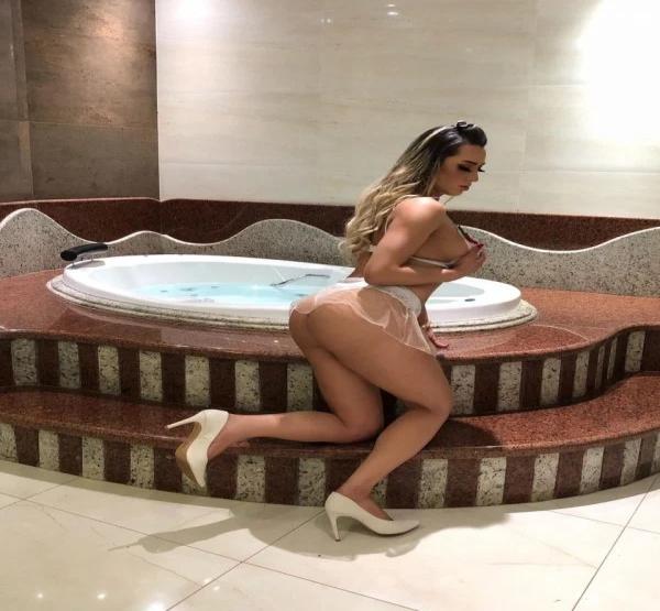 Trans Acompanhante p Lary Horatto 7233775