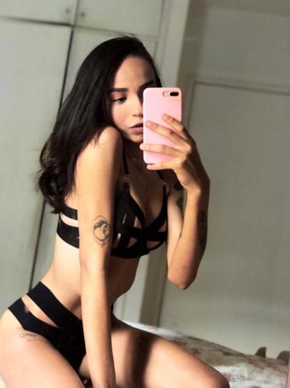 Shemale Escort  Valentina Vaz 9569947