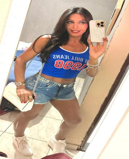 Shemale Escort v Aisha Morello 3107605