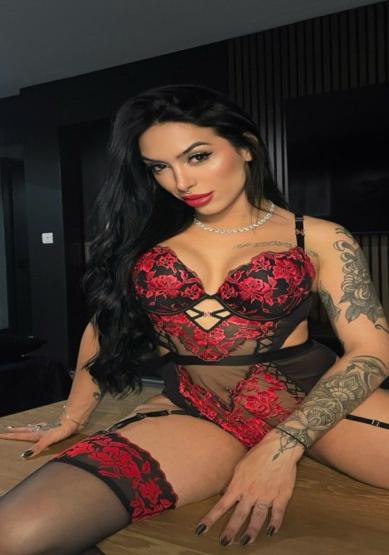 Trans Acompanhante v Barbara Doll 1122192