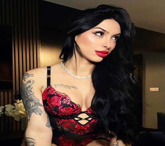Trans Acompanhante v Barbara Doll 1122194