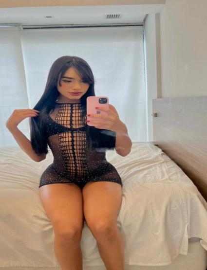 Trans Acompanhante v Emanuelle Martin4028953