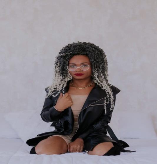 Trans Acompanhante v Gabriela Massagen8333891