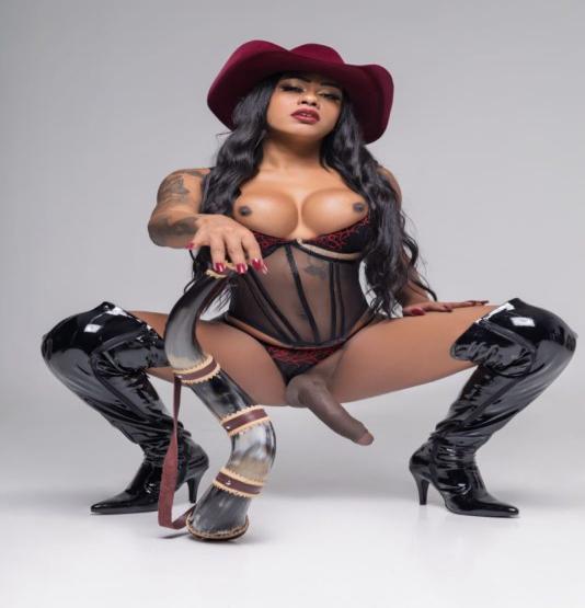 Trans Acompanhante v Jhennyfer D Castro 8327164