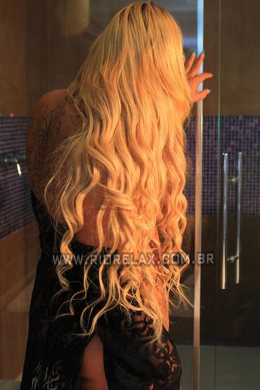 Shemale Escort v Kelly Loira 6932595