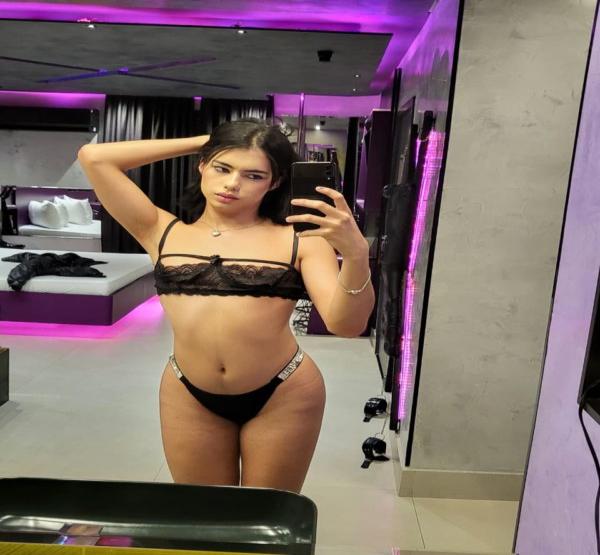 Trans Acompanhante v Lara Miilan 4040466