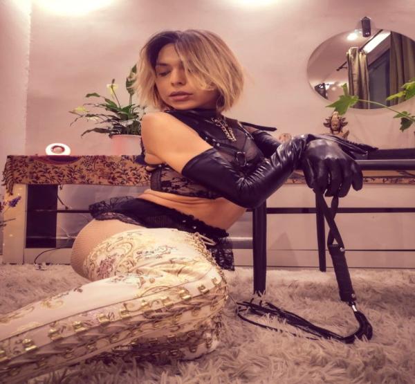 Trans Acompanhante v Monah Ferreira 4112185