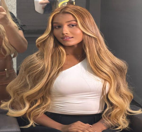 Trans Acompanhante v Roberta Close 6133549