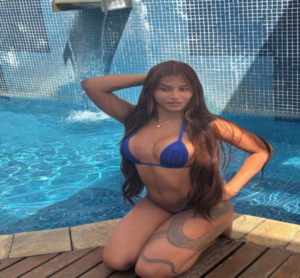 Trans Acompanhante v Roberta Close 6133553