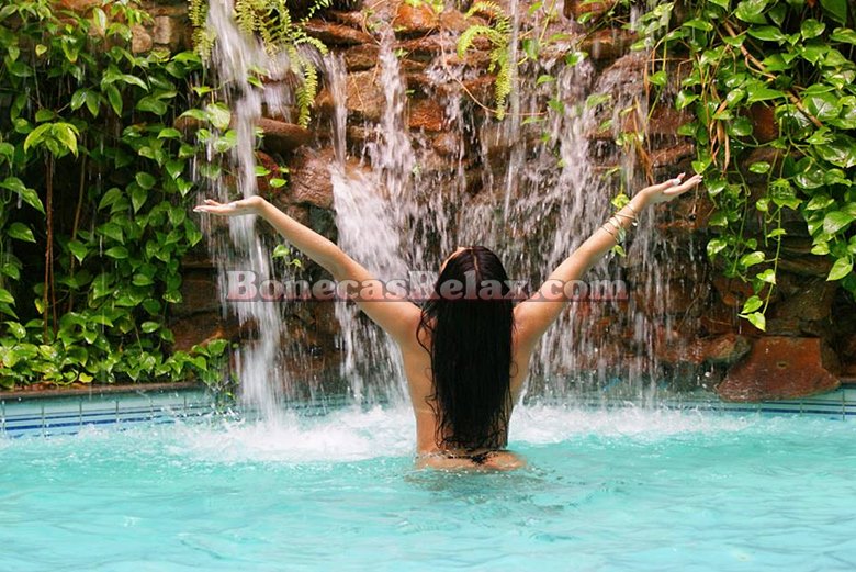 Shemale Escort v yasmin pire6940301